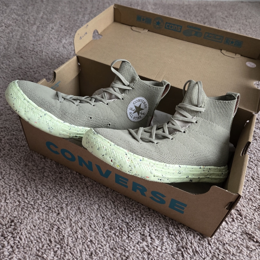 Converse (Chuck Taylors)